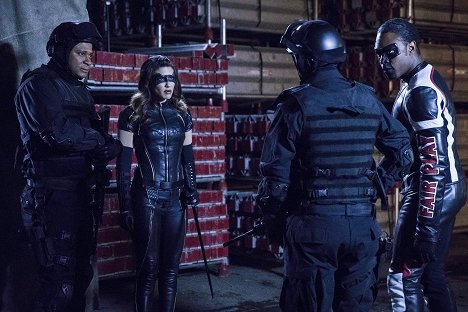 David Ramsey, Juliana Harkavy, Echo Kellum - Arrow - Shifting Allegiances - Photos