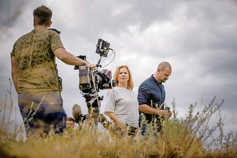 Kamila Magálová, Tomáš Maštalír - Za sklom - Season 2 - Forgatási fotók