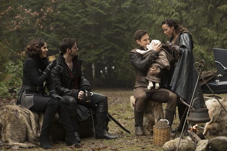 Lana Parrilla, Colin O'Donoghue, Andrew J. West, Dania Ramirez - Once Upon a Time - The Girl in the Tower - Photos