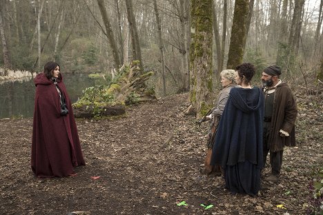 Lana Parrilla, Beverley Elliott, Keegan Connor Tracy, Lee Arenberg - Once Upon a Time - Homecoming - Photos
