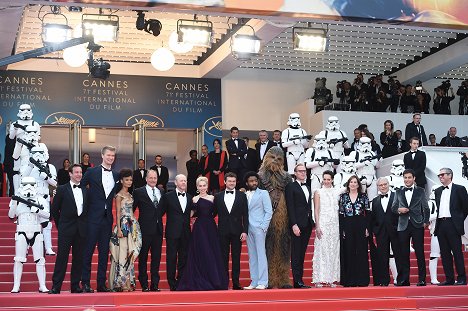 European Premiere of 'Solo: A Star Wars Story' at Palais des Festivals on May 15, 2018 in Cannes, France - Simon Emanuel, Joonas Suotamo, Thandiwe Newton, Woody Harrelson, Ron Howard, Emilia Clarke, Alden Ehrenreich, Donald Glover, Paul Bettany, Phoebe Waller-Bridge, Kathleen Kennedy - Solo: A Star Wars Story - Events