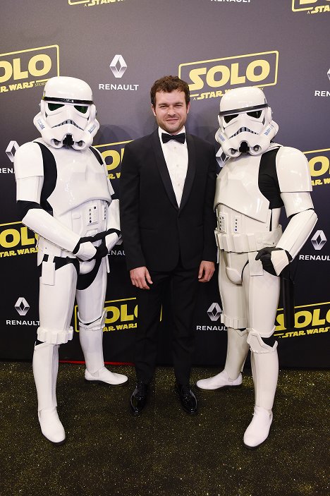 'Solo: A Star Wars Story' party at the Carlton Beach following the film's out of competition screening during the 71st International Cannes Film Festival at Carlton Beach on May 15, 2018 in Cannes, France - Alden Ehrenreich - Solo: A Star Wars Story - Z akcií