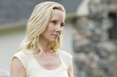Anne Heche - Hung - Even Steven or Luckiest Kid in Detroit - Photos