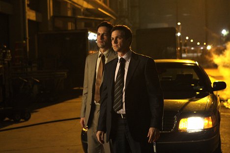 Enrique Murciano, Eric Close - Without a Trace - Spurlos verschwunden - Harte Landung - Filmfotos