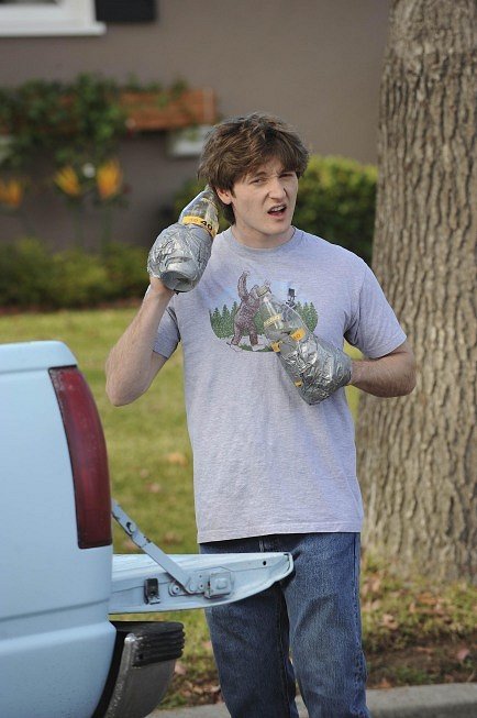 Lucas Neff - Raising Hope - Pilot - De la película