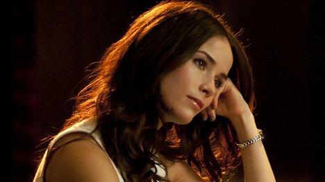 Abigail Spencer - Suits - Play the Man - Photos