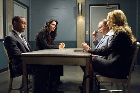 Lee Thompson Young, Angie Harmon, Peter Bogdanovich, Sarah Scott - Rizzoli & Isles - Burning Down the House - Photos