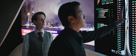 Noah Taylor, Chin Han - El rascacielos - De la película