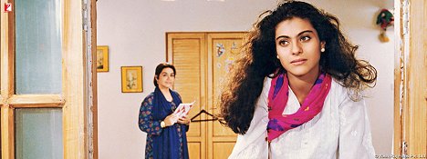 Farida Jalal, Kajol - Statečné srdce získá nevěstu - Z filmu