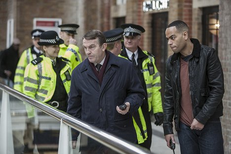 Bradley Walsh, Ben Bailey Smith - Law & Order: UK - Repeat to Fade - Film