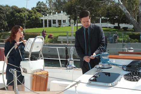 Ellie Kemper, Ed Helms - The Office (U.S.) - The Boat - Photos
