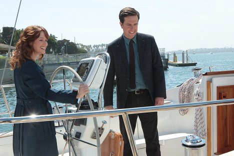Ellie Kemper, Ed Helms - The Office (U.S.) - The Boat - Photos