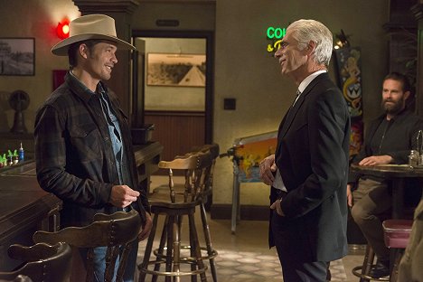 Timothy Olyphant, Sam Elliott, Garret Dillahunt - Justified - Alive Day - Photos