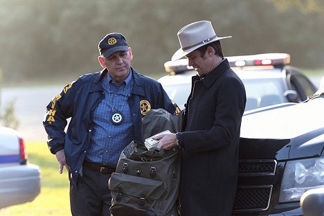 Nick Searcy, Timothy Olyphant - Justified - The Promise - Photos