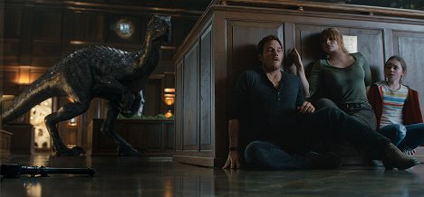 Chris Pratt, Bryce Dallas Howard, Isabella Sermon - Jurassic World: El reino caído - De la película