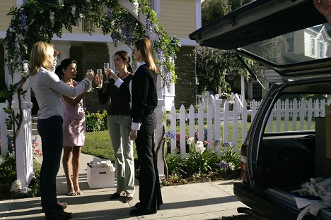 Felicity Huffman, Eva Longoria, Teri Hatcher, Marcia Cross - Desperate Housewives - Pilot - Photos