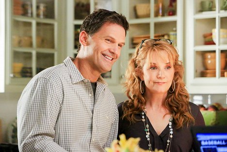 D. W. Moffett, Lea Thompson - Switched at Birth - The Intruder - Photos