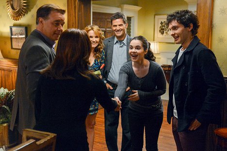 Spencer Garrett, Lea Thompson, D. W. Moffett, Vanessa Marano, Mat Vairo - Switched at Birth - We Are the Kraken of Our Own Sinking Ships - Film