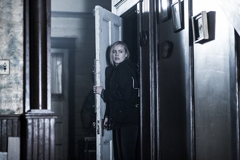 Amanda Schull - Devil's Gate - Photos