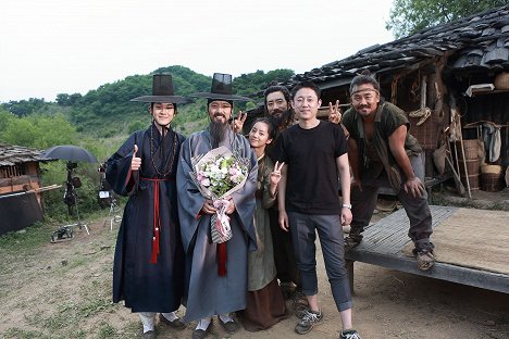 Woo-shik Choi, Hee-soon Park, Hyeri, Myeong-min Kim, Jong-ho Heo, In-kwon Kim - Monstrum - Bestie z hory Inwangsan - Z natáčení