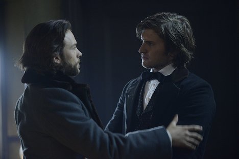 Kyle Schmid, Tom Weston-Jones - Copper - Asche kündet von erloschenem Feuer - Filmfotos