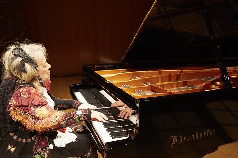 Ingrid Fuzjko V. Georgii-Hemming - Fujiko Hemming: A Pianist of Silence & Solitude - Photos
