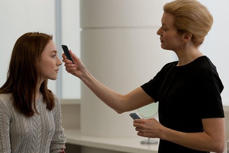 Saoirse Ronan, Andrea Frankle - The Host (La huésped) - De la película
