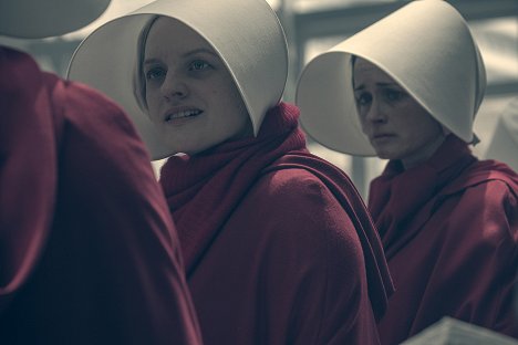 Elisabeth Moss, Alexis Bledel - The Handmaid's Tale - Danach - Filmfotos