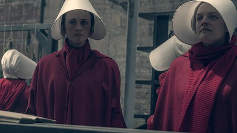 Alexis Bledel, Elisabeth Moss - The Handmaid's Tale : La servante écarlate - L'Après - Film