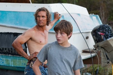Matthew McConaughey, Tye Sheridan - Mud - Photos