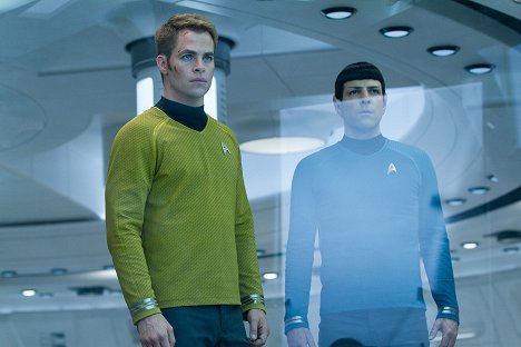 Chris Pine, Zachary Quinto - Star Trek: En la oscuridad - De la película