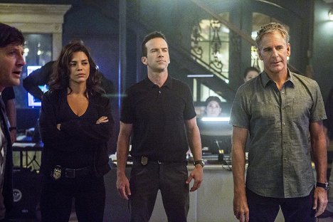 Vanessa Ferlito, Lucas Black, Scott Bakula - NCIS: New Orleans - Rogue Nation - Photos