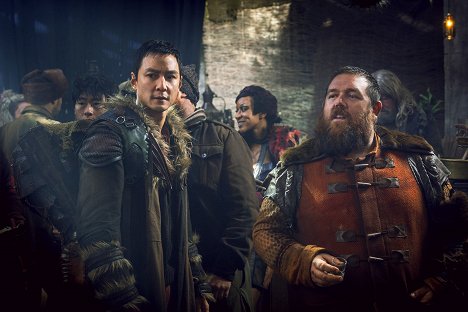 Daniel Wu Yin-cho, Nick Frost - Into the Badlands - Les Hurlements de Mistral Noir - Film