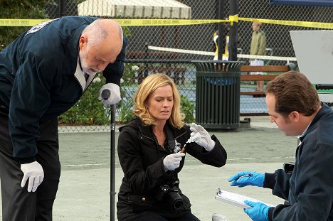 Robert David Hall, Elisabeth Shue, David Berman - CSI: Crime Scene Investigation - Double Fault - Photos