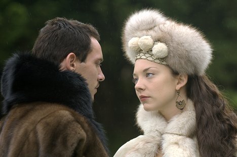 Jonathan Rhys Meyers, Natalie Dormer - Tudorok - Minden gyönyörű - Filmfotók