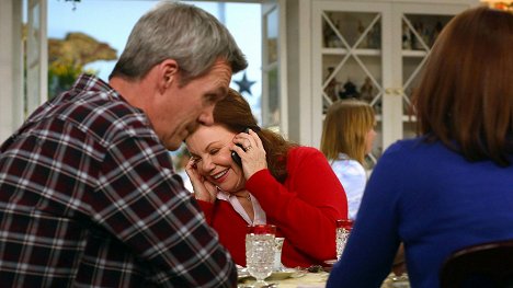 Neil Flynn, Marsha Mason - The Middle - Mother's Day Reservations - Film