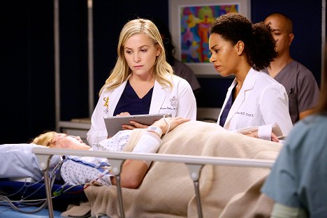 Jessica Capshaw, Kelly McCreary - Klinika Grace - Jukebox Hero - Z filmu