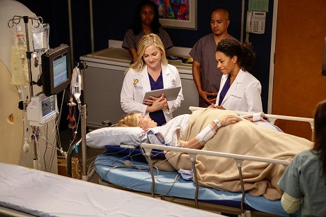 Jessica Capshaw, Kelly McCreary - Greyn anatomia - Sankareita ja karkureita - Kuvat elokuvasta