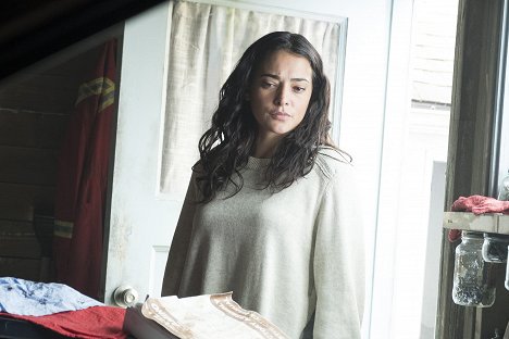 Natalie Martinez - The Crossing - A Shadow Out of Time - Z filmu