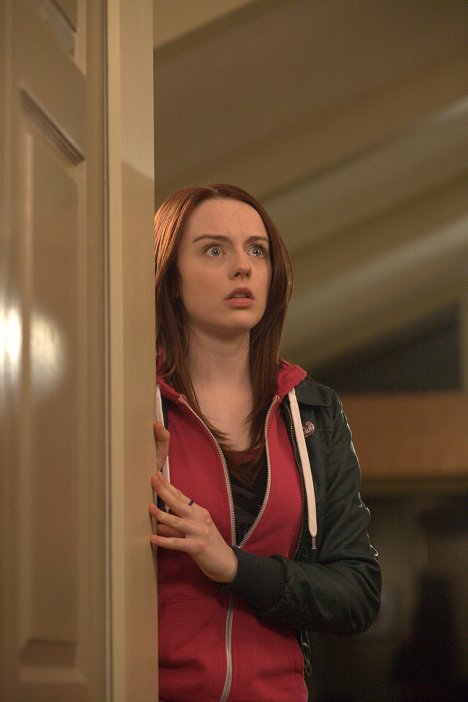 Kacey Rohl - Taken Back: Finding Haley - Van film