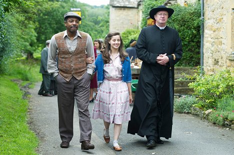Don Gilet, Holly Earl, Mark Williams - Father Brown - The Devil's Dust - Photos