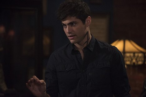 Matthew Daddario - Árnyvadászok: A végzet ereklyéi - Séta a sötétben - Filmfotók