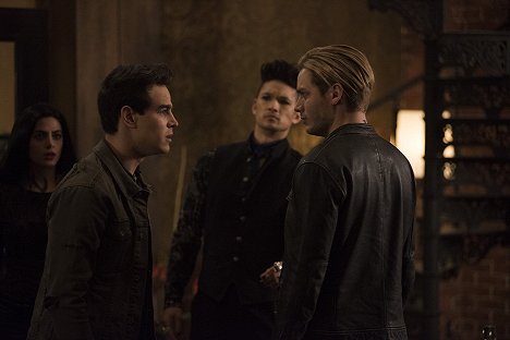 Alberto Rosende, Dominic Sherwood - Shadowhunters: The Mortal Instruments - A Heart of Darkness - Photos