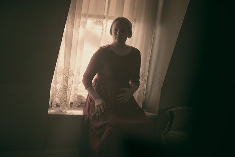 Elisabeth Moss - The Handmaid's Tale - Smart Power - Photos