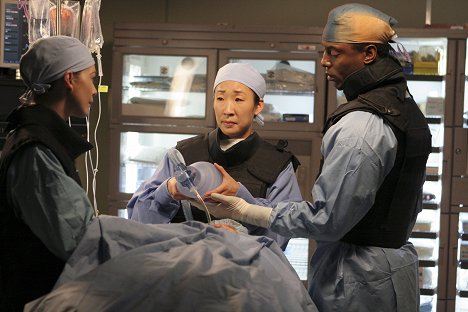 Ellen Pompeo, Sandra Oh, Isaiah Washington - Grey's Anatomy - Die jungen Ärzte - Der letzte Tag - Filmfotos