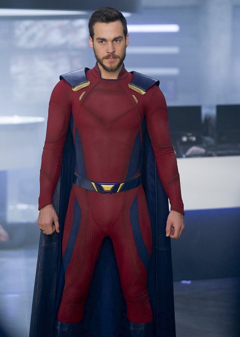 Chris Wood - Supergirl - El pronóstico de Reign - De la película