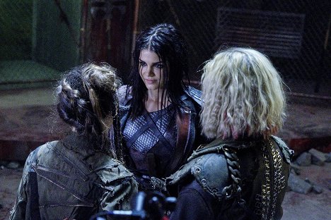 Marie Avgeropoulos - The 100 - Exit Wounds - Photos