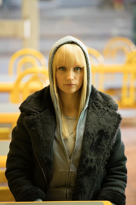 Emily Berrington - Humans - Episode 6 - Filmfotók