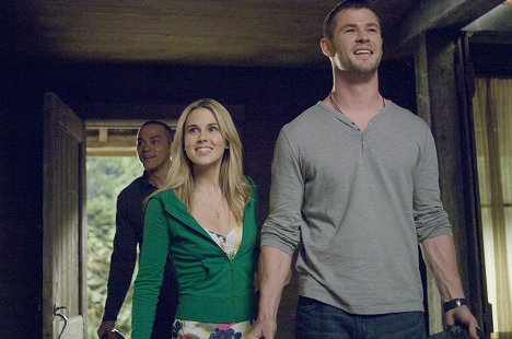 Jesse Williams, Anna Hutchison, Chris Hemsworth - The Cabin in the Woods - Photos
