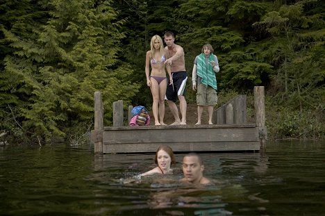 Anna Hutchison, Kristen Connolly, Chris Hemsworth, Jesse Williams, Fran Kranz - The Cabin in the Woods - Van film